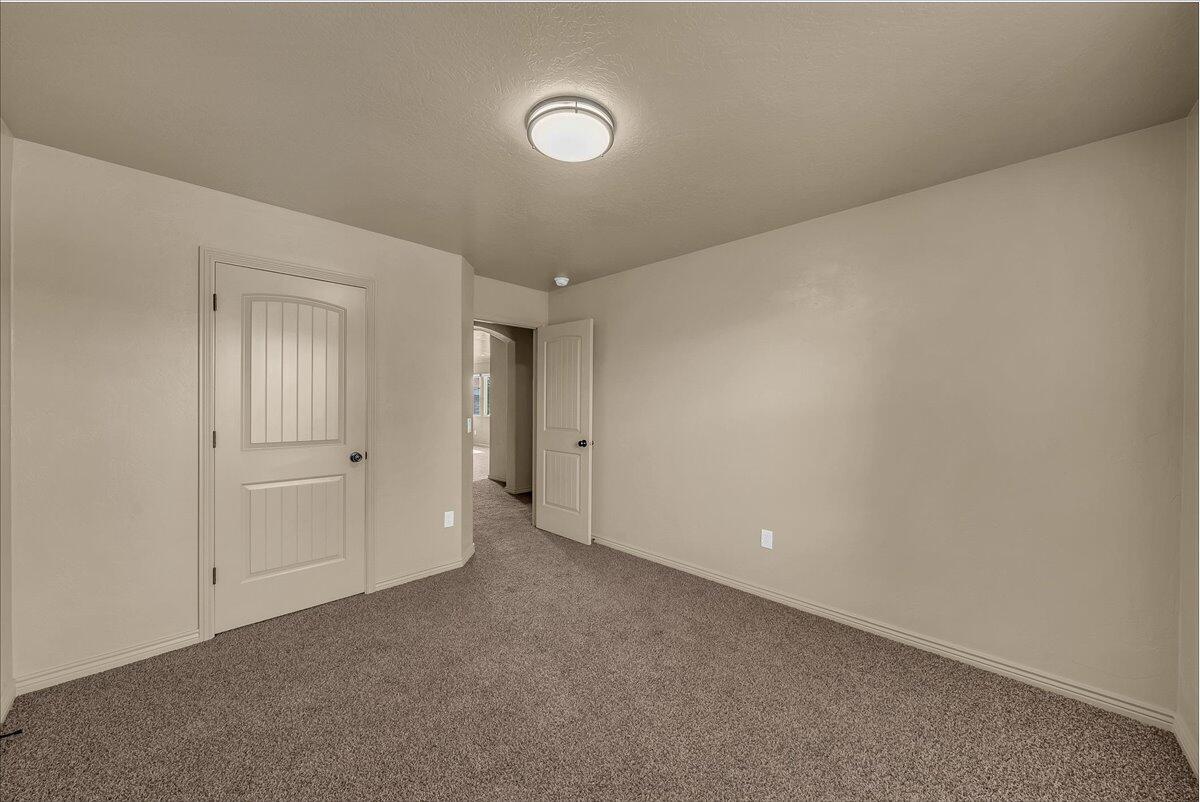 STONEHEDGE AT THE WASHINGTON BENCH - Residential