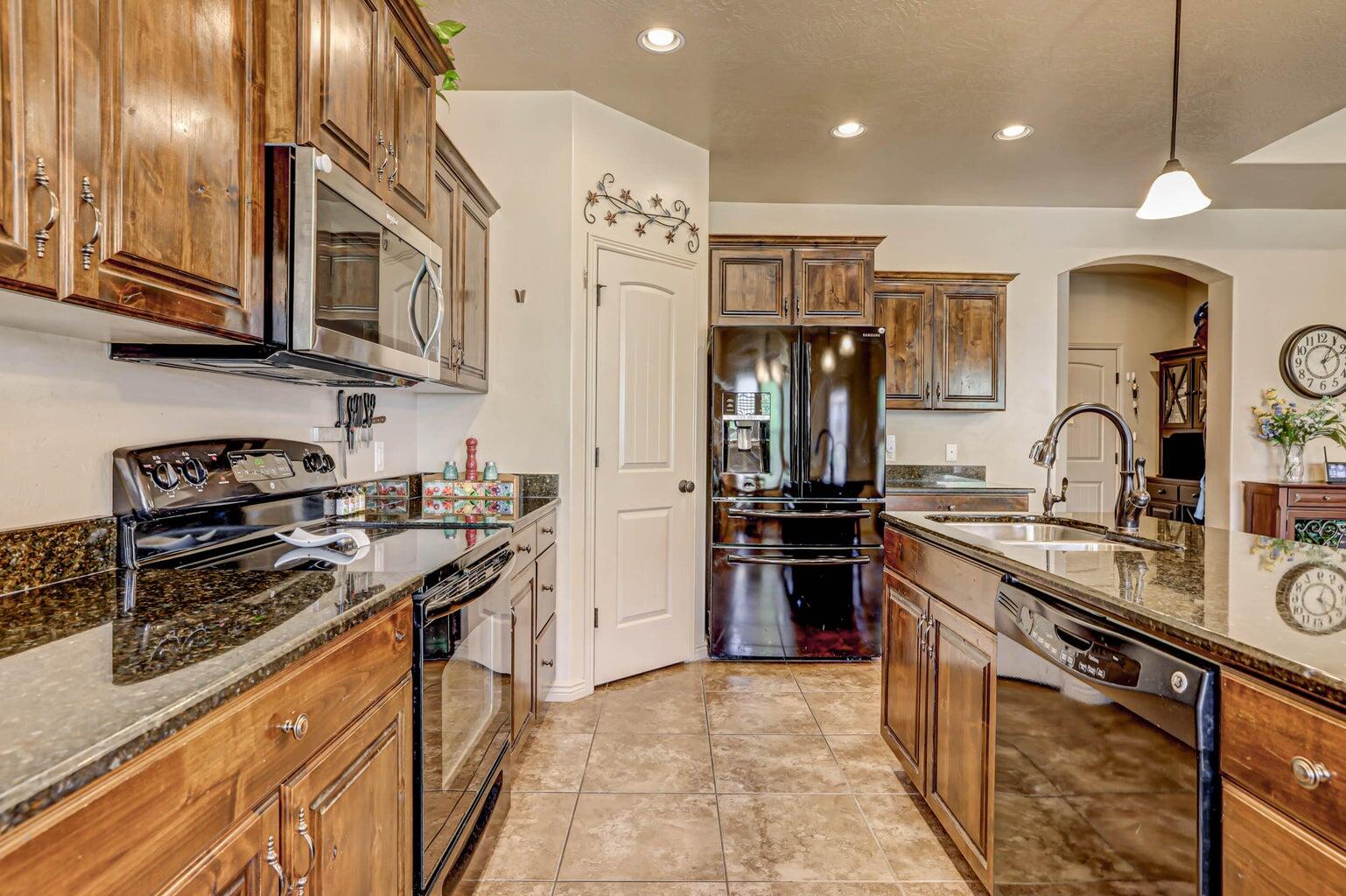 STONEHEDGE AT THE WASHINGTON BENCH - Residential