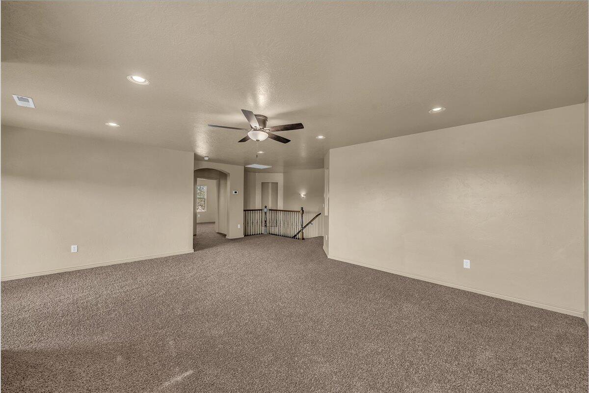 STONEHEDGE AT THE WASHINGTON BENCH - Residential