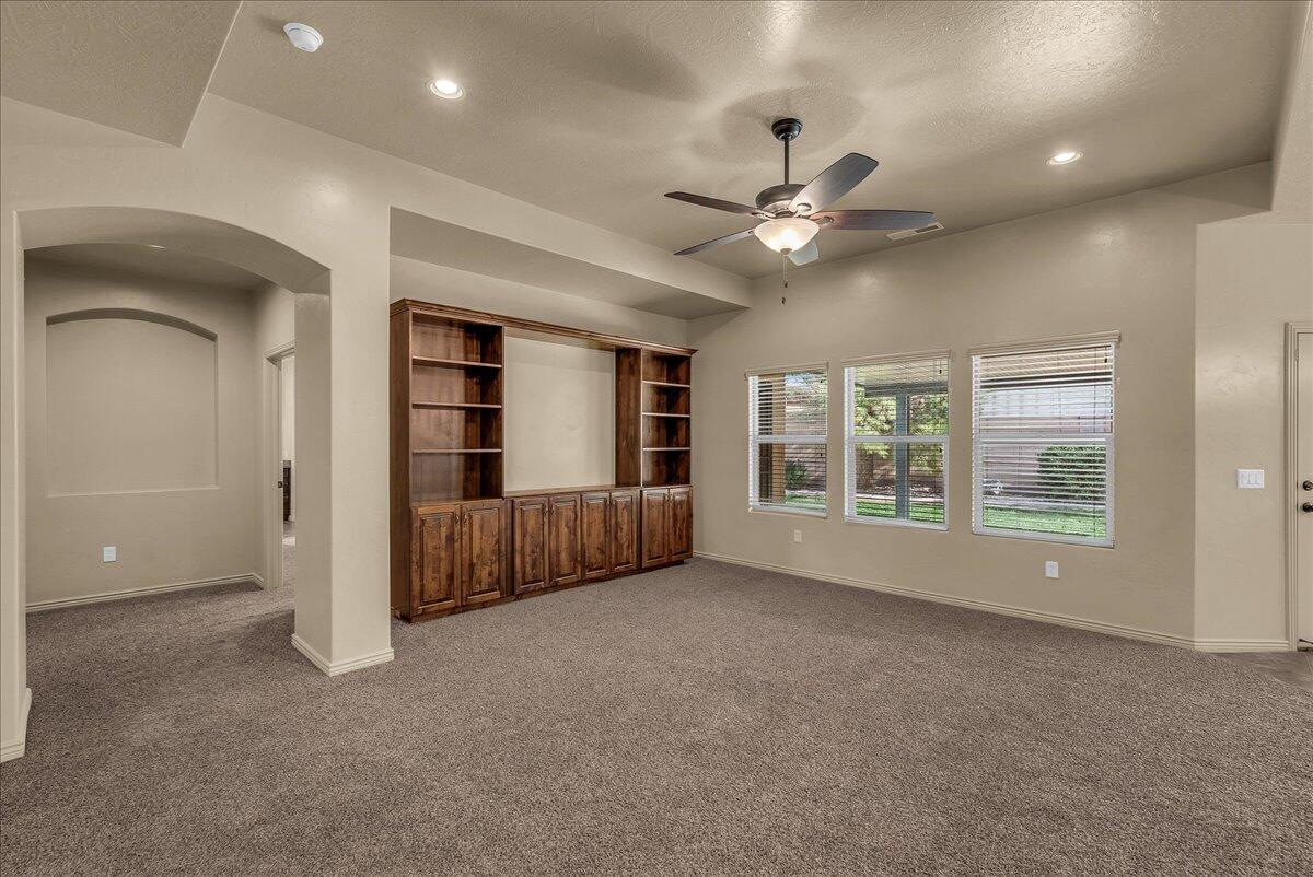 STONEHEDGE AT THE WASHINGTON BENCH - Residential