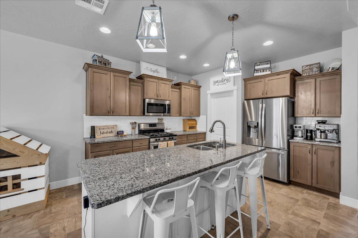 SAGE CANYON - Residential