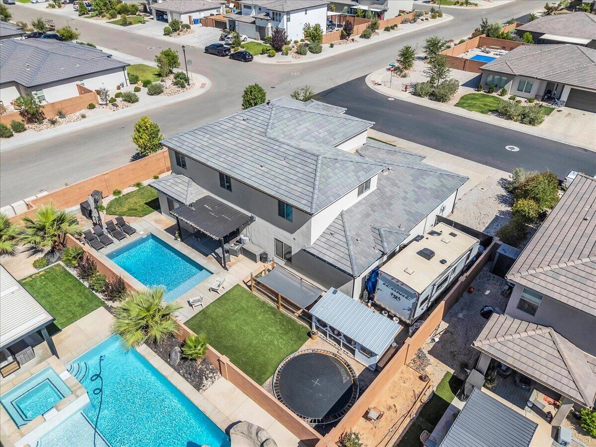 SAGE CANYON - Residential