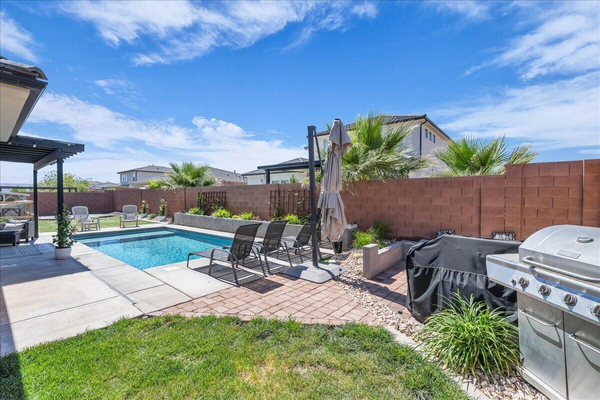 SAGE CANYON - Residential