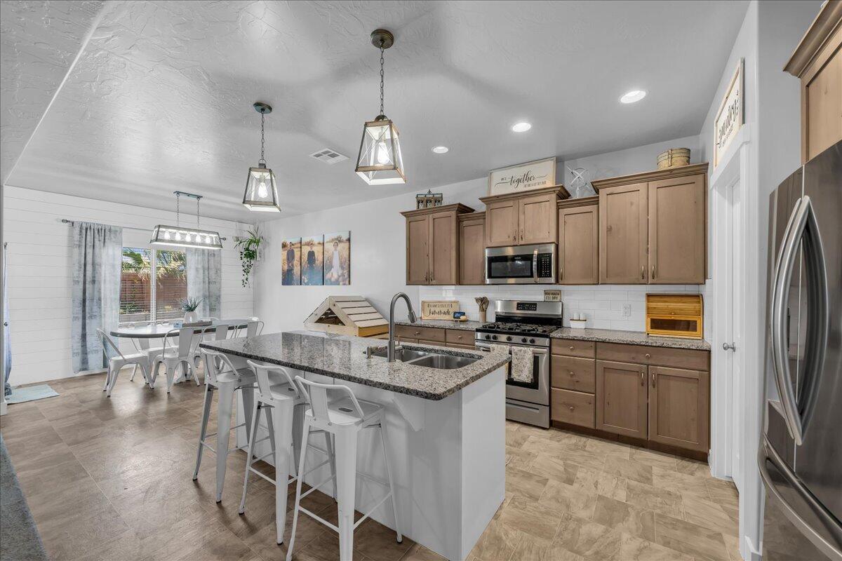 SAGE CANYON - Residential