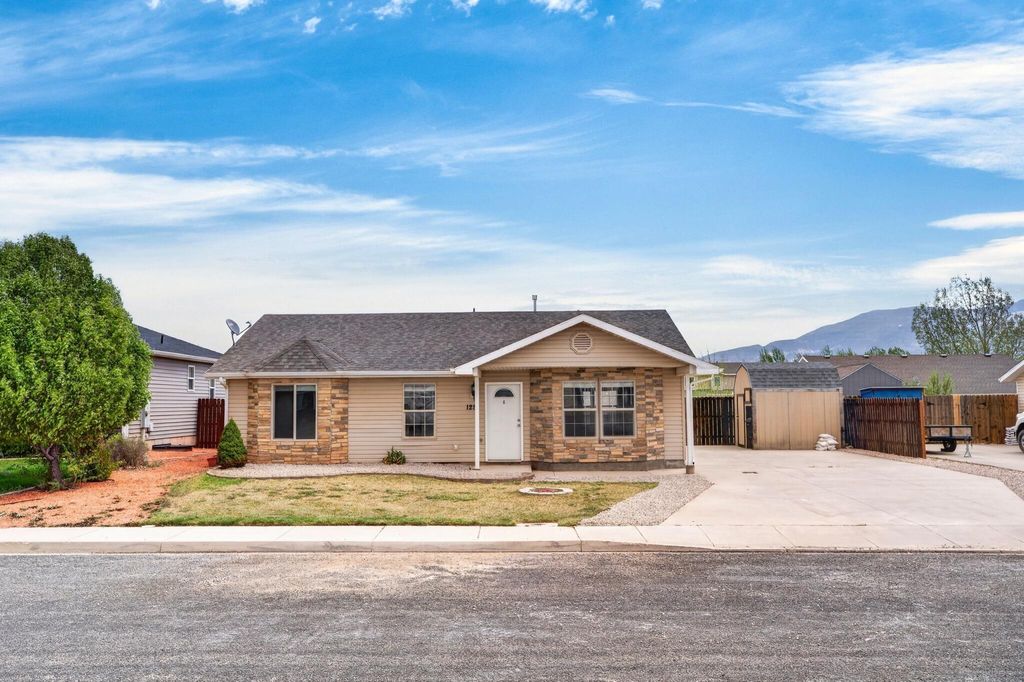 Photo of 128 N 4275 W, Cedar City, UT 84720 (MLS # 26-271421)