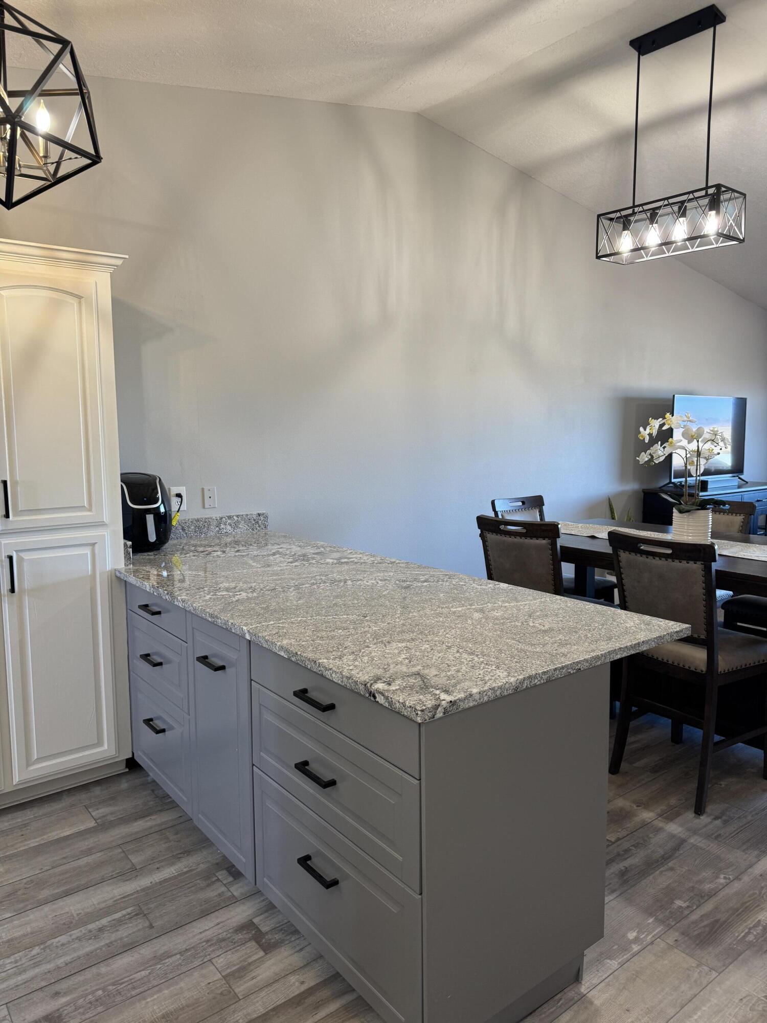 SHADOW HILLS TOWNHOMES - Residential