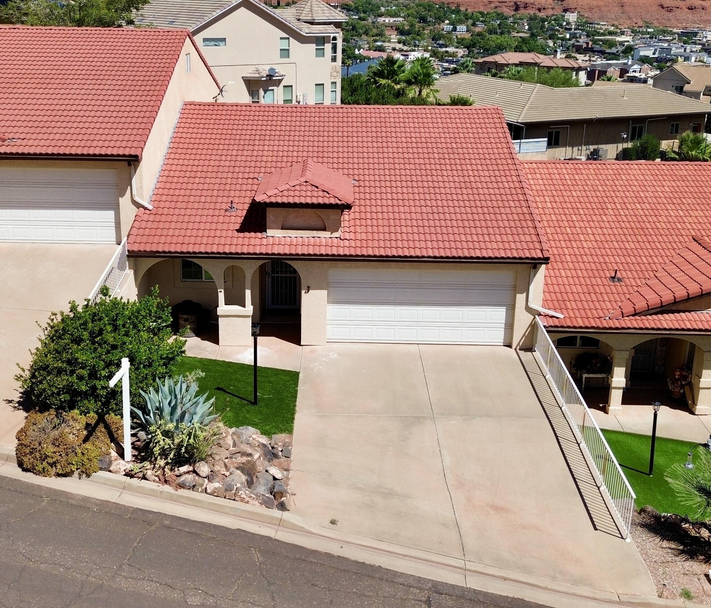 SHADOW HILLS TOWNHOMES - Residential