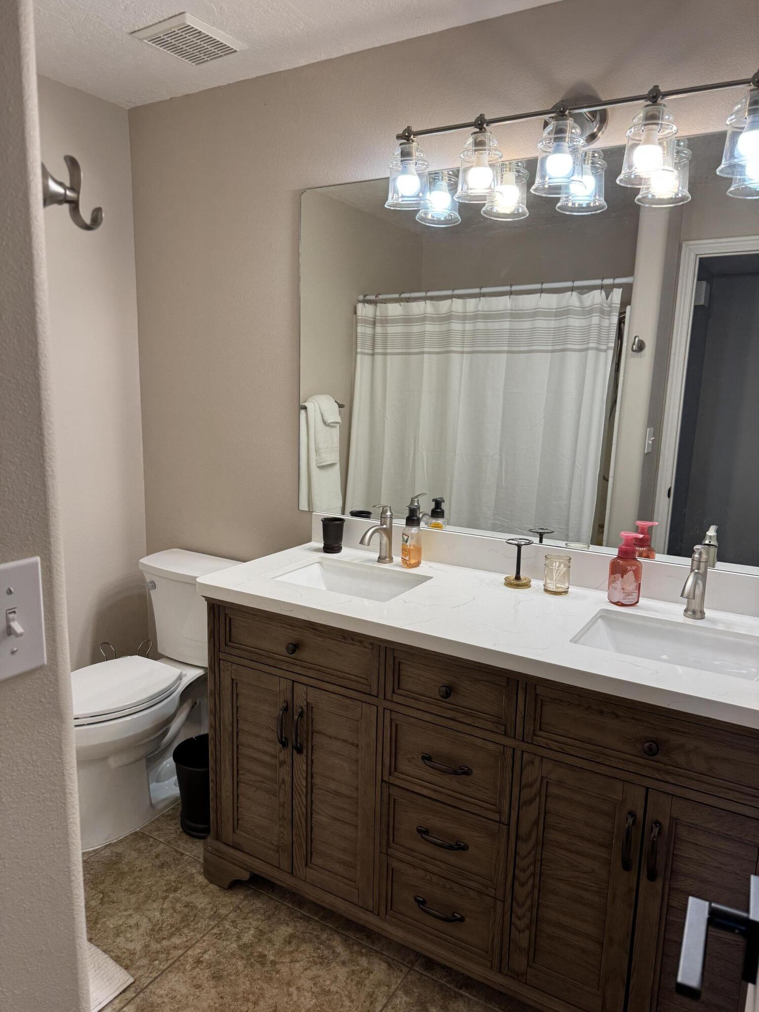 SHADOW HILLS TOWNHOMES - Residential