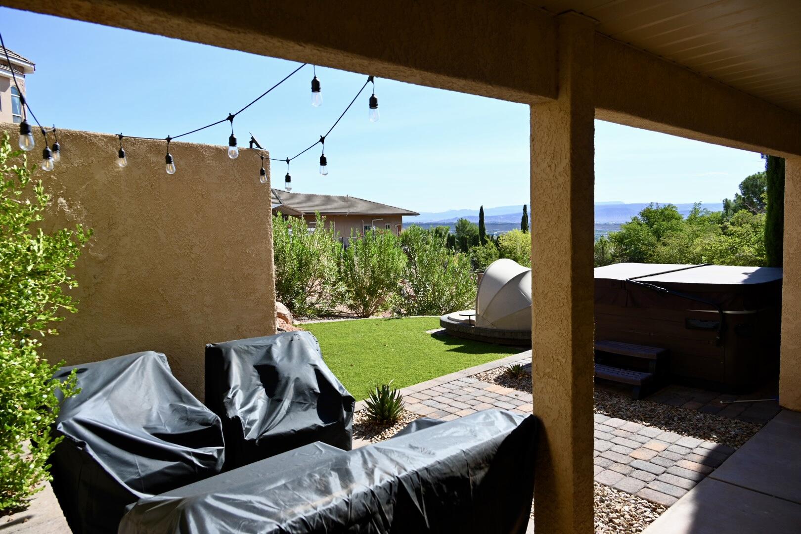 SHADOW HILLS TOWNHOMES - Residential