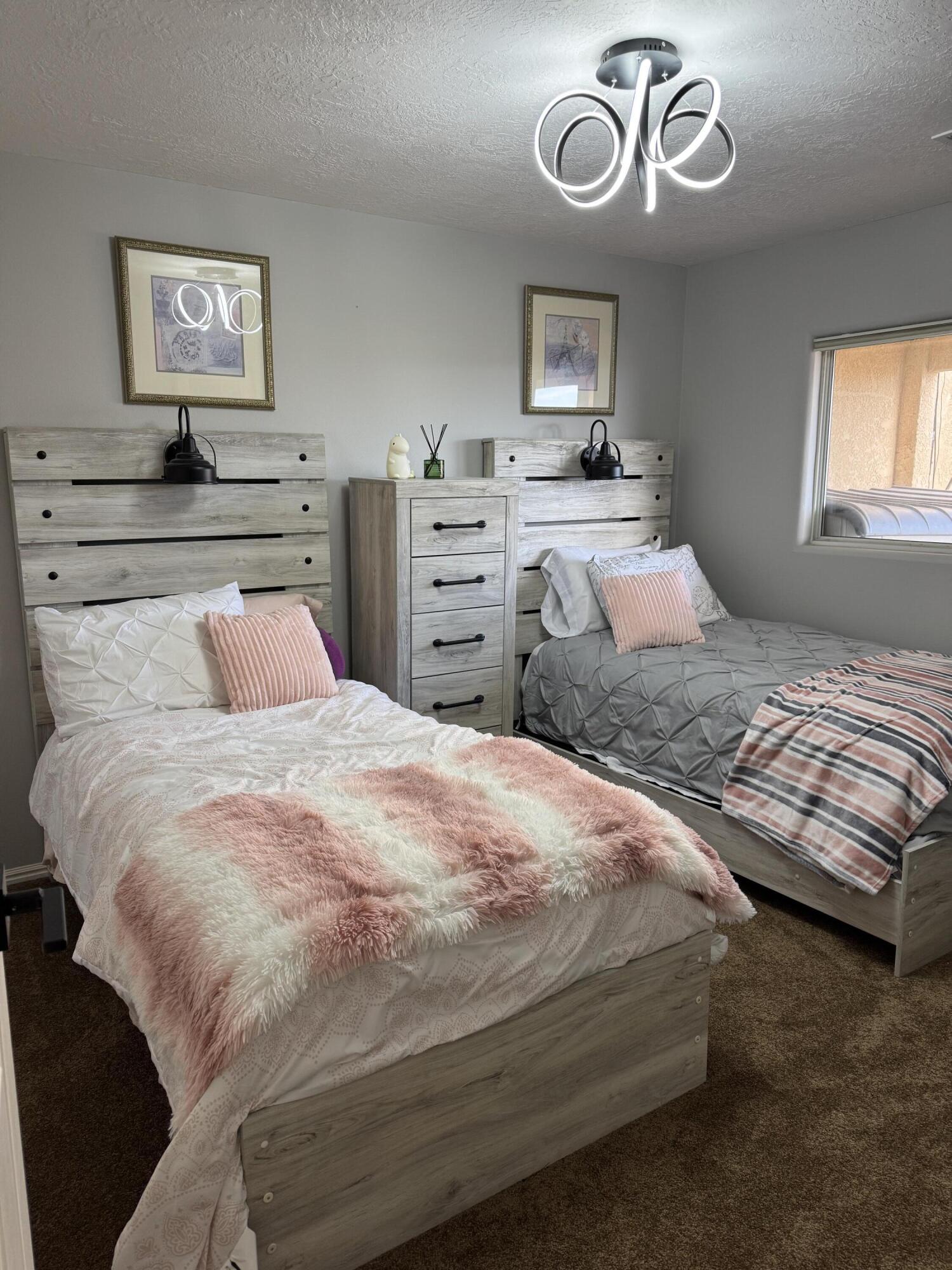 SHADOW HILLS TOWNHOMES - Residential