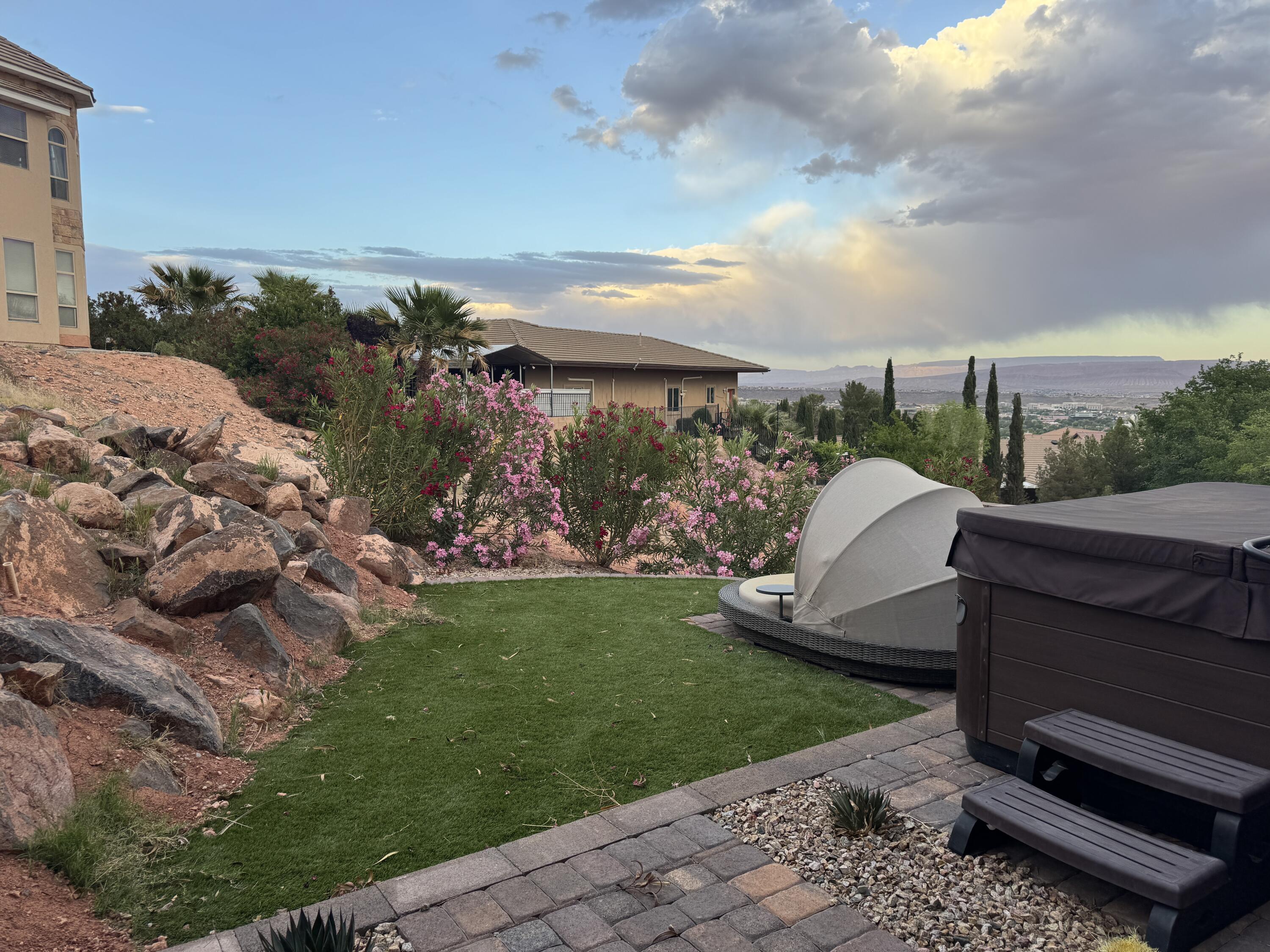 SHADOW HILLS TOWNHOMES - Residential