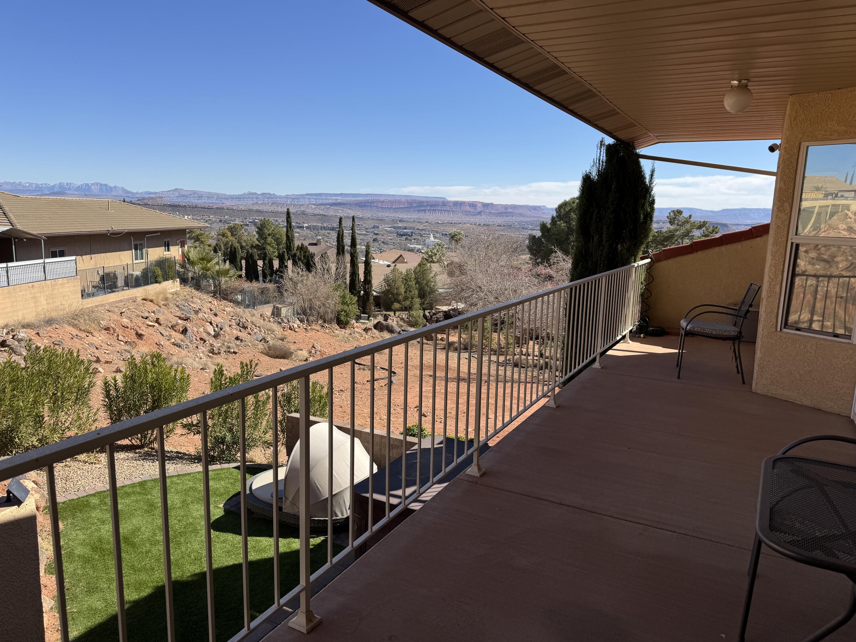 SHADOW HILLS TOWNHOMES - Residential