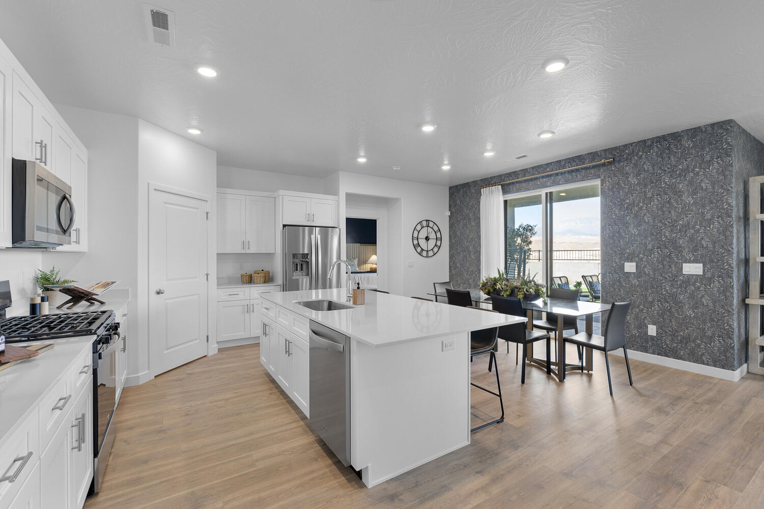 STANDING ROCK WEST AT LONG VALLEY - Residential