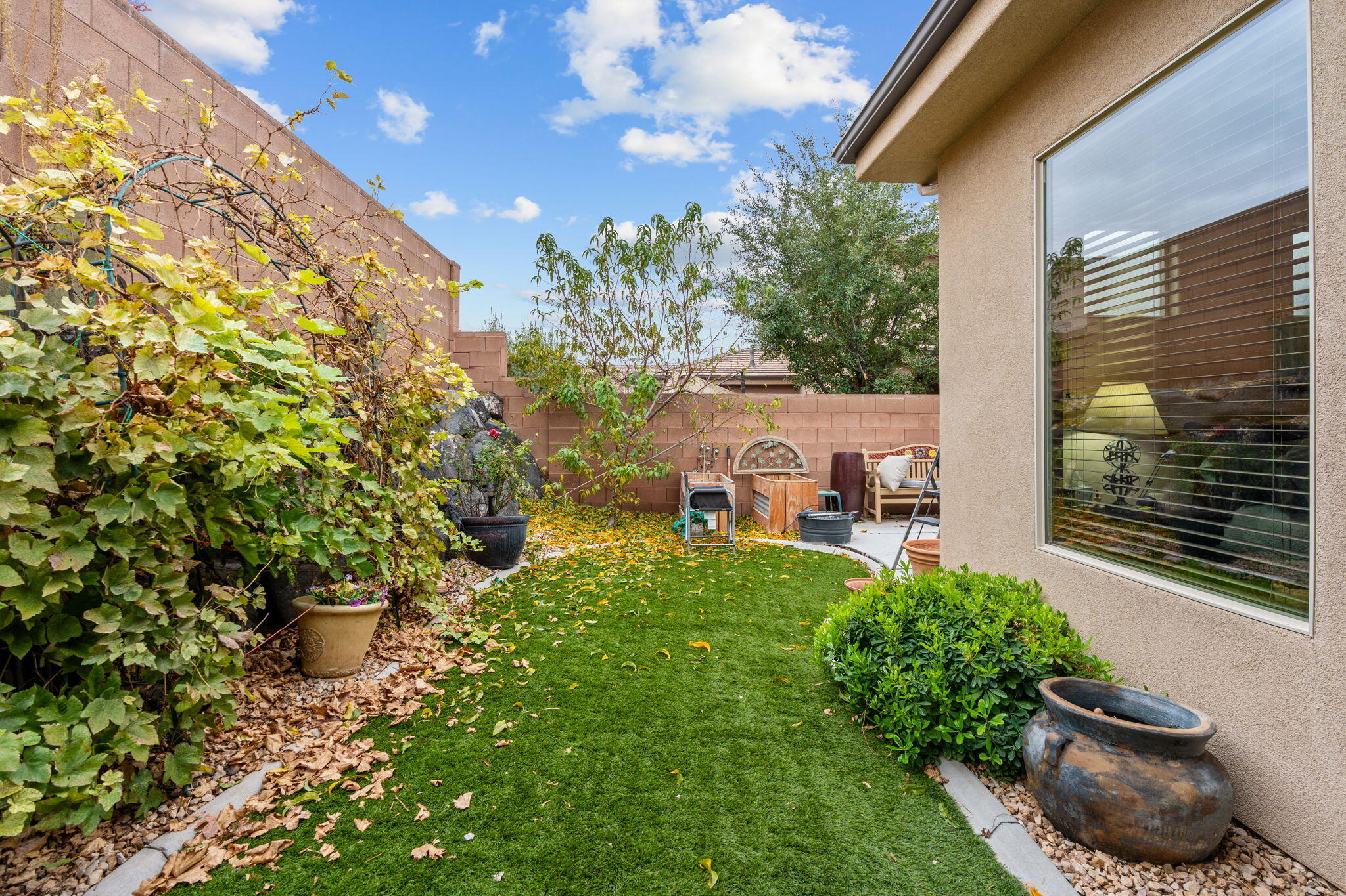 SHADOW SPRINGS - Residential