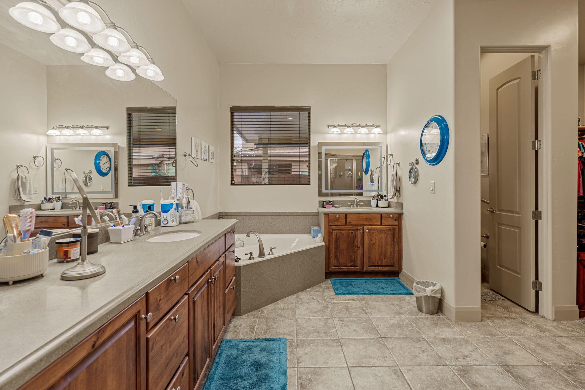 SHADOW SPRINGS - Residential