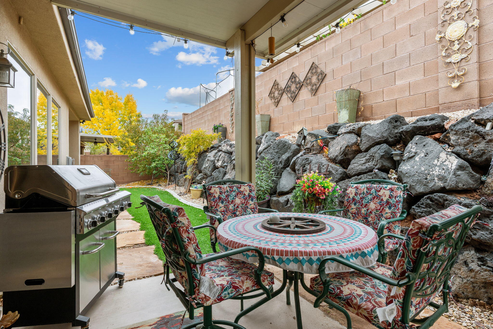 SHADOW SPRINGS - Residential