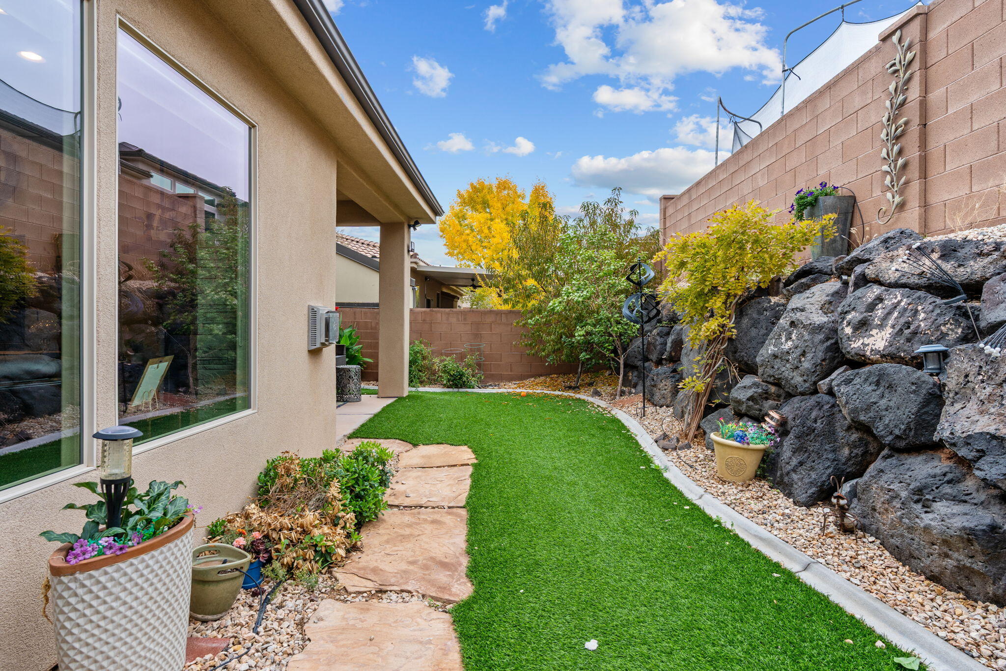 SHADOW SPRINGS - Residential