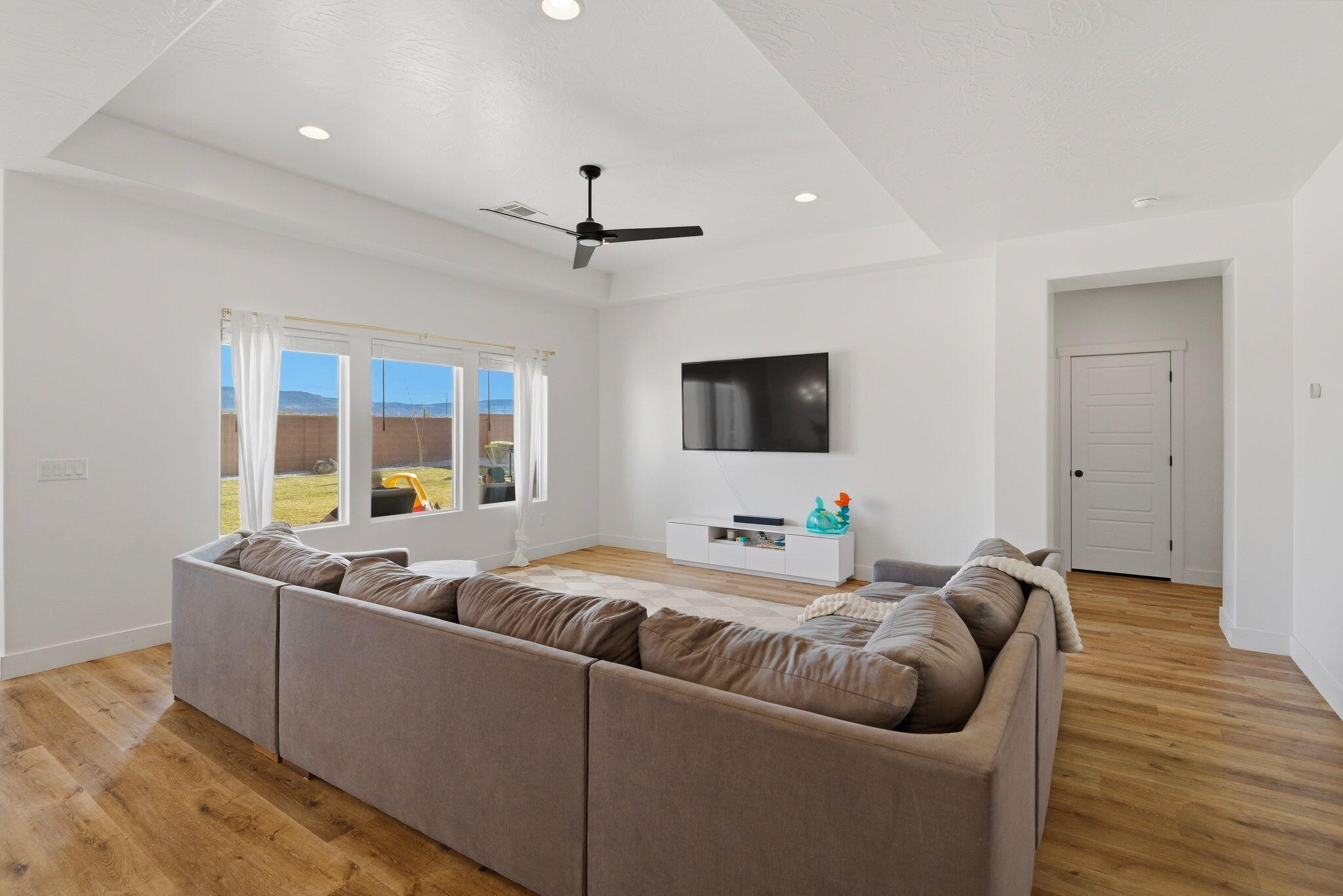 SAGE CANYON - Residential