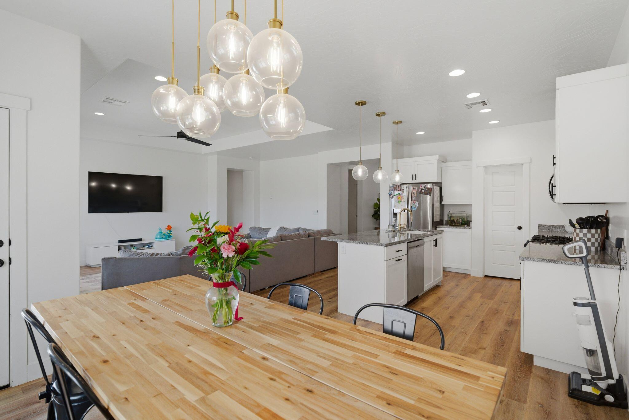 SAGE CANYON - Residential