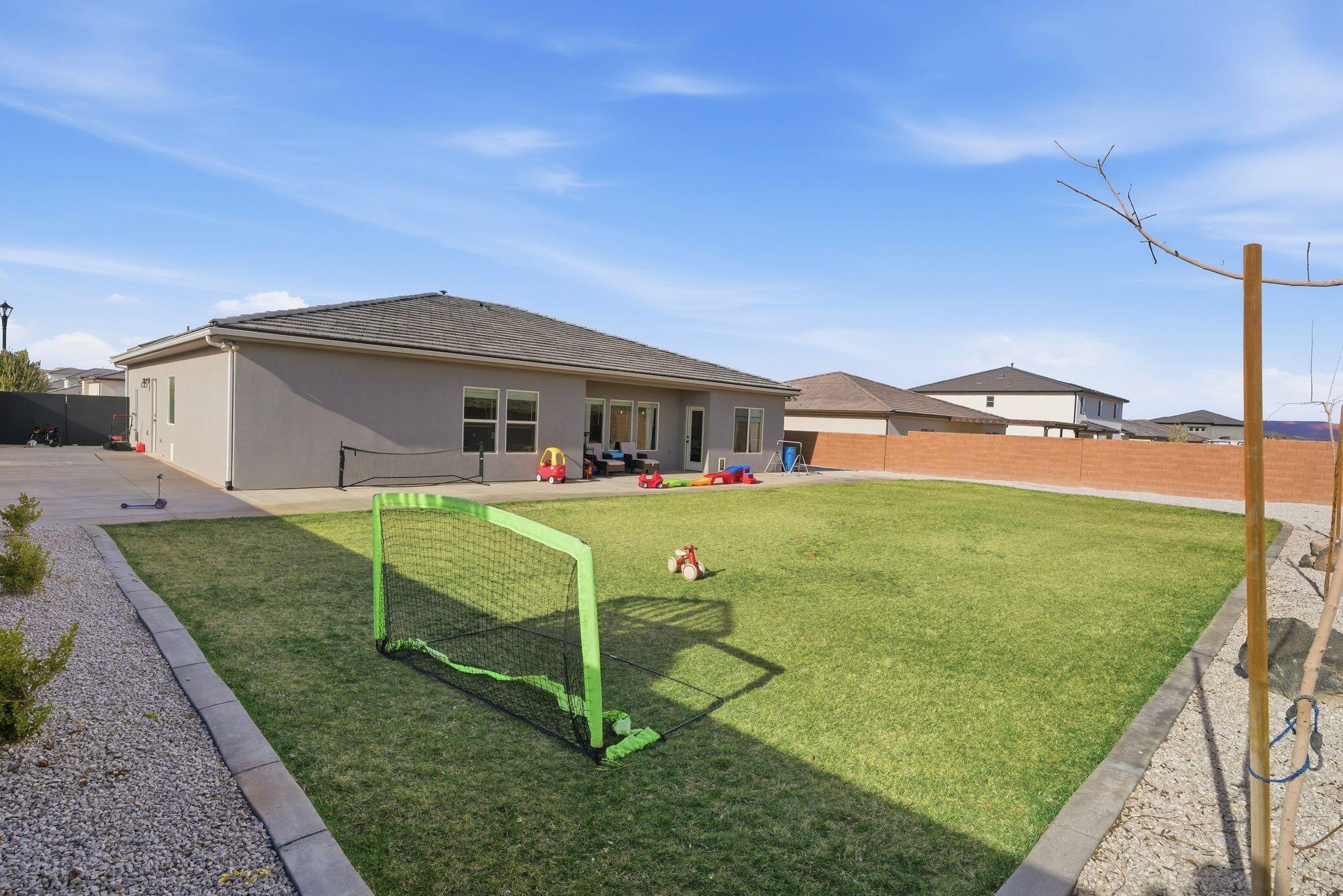 SAGE CANYON - Residential