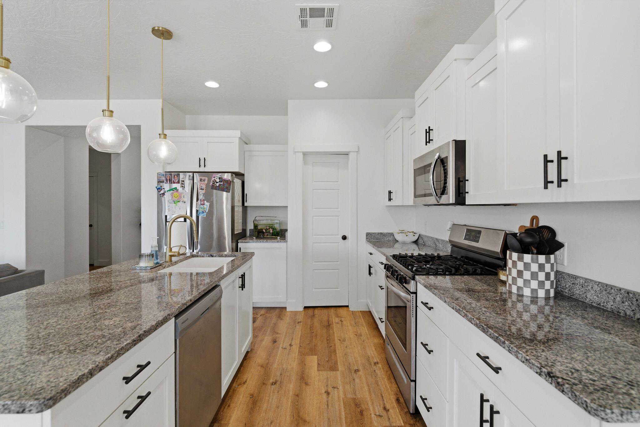 SAGE CANYON - Residential