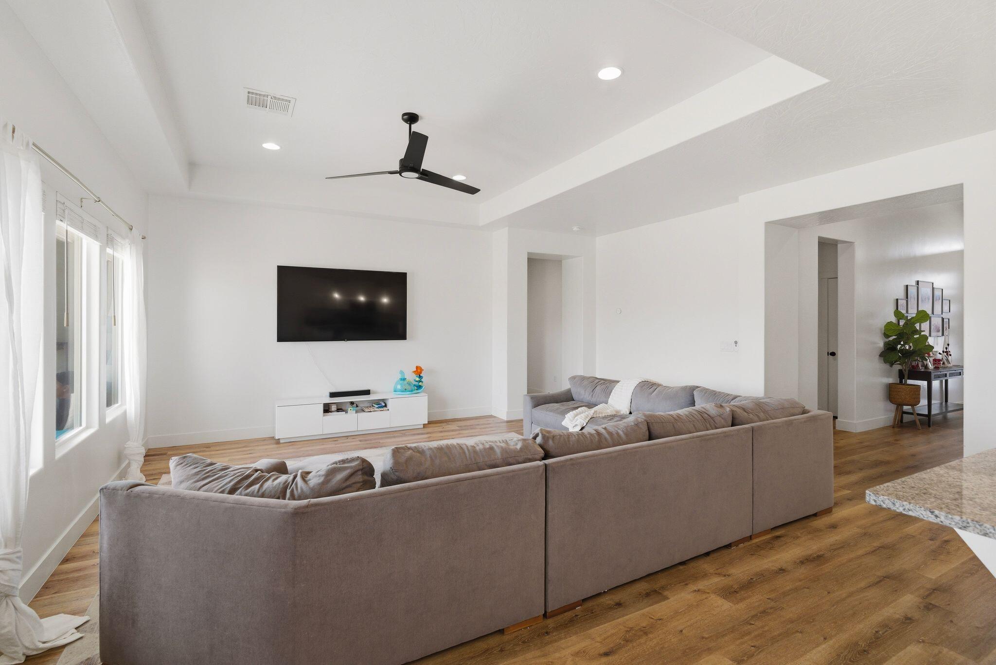 SAGE CANYON - Residential