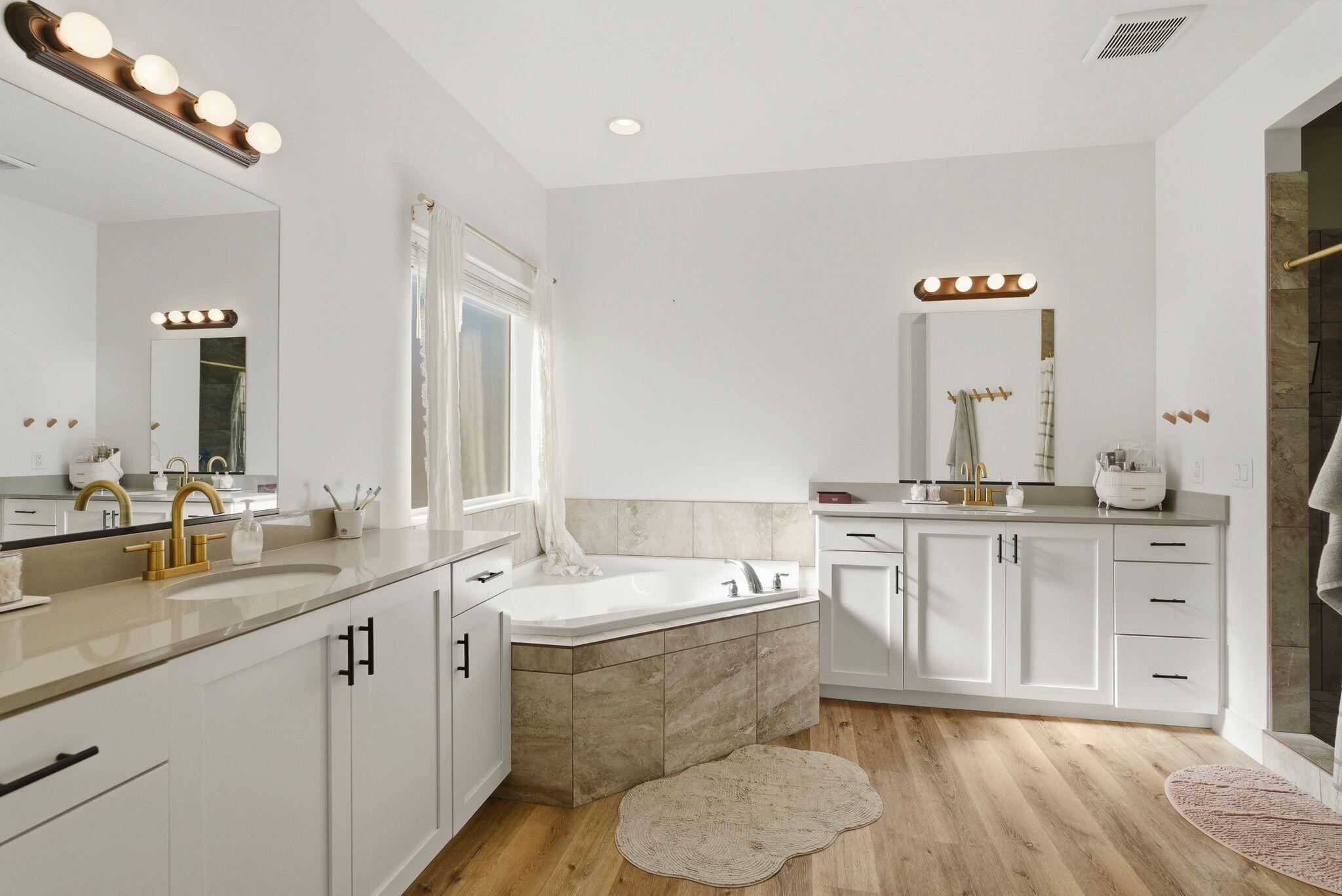 SAGE CANYON - Residential