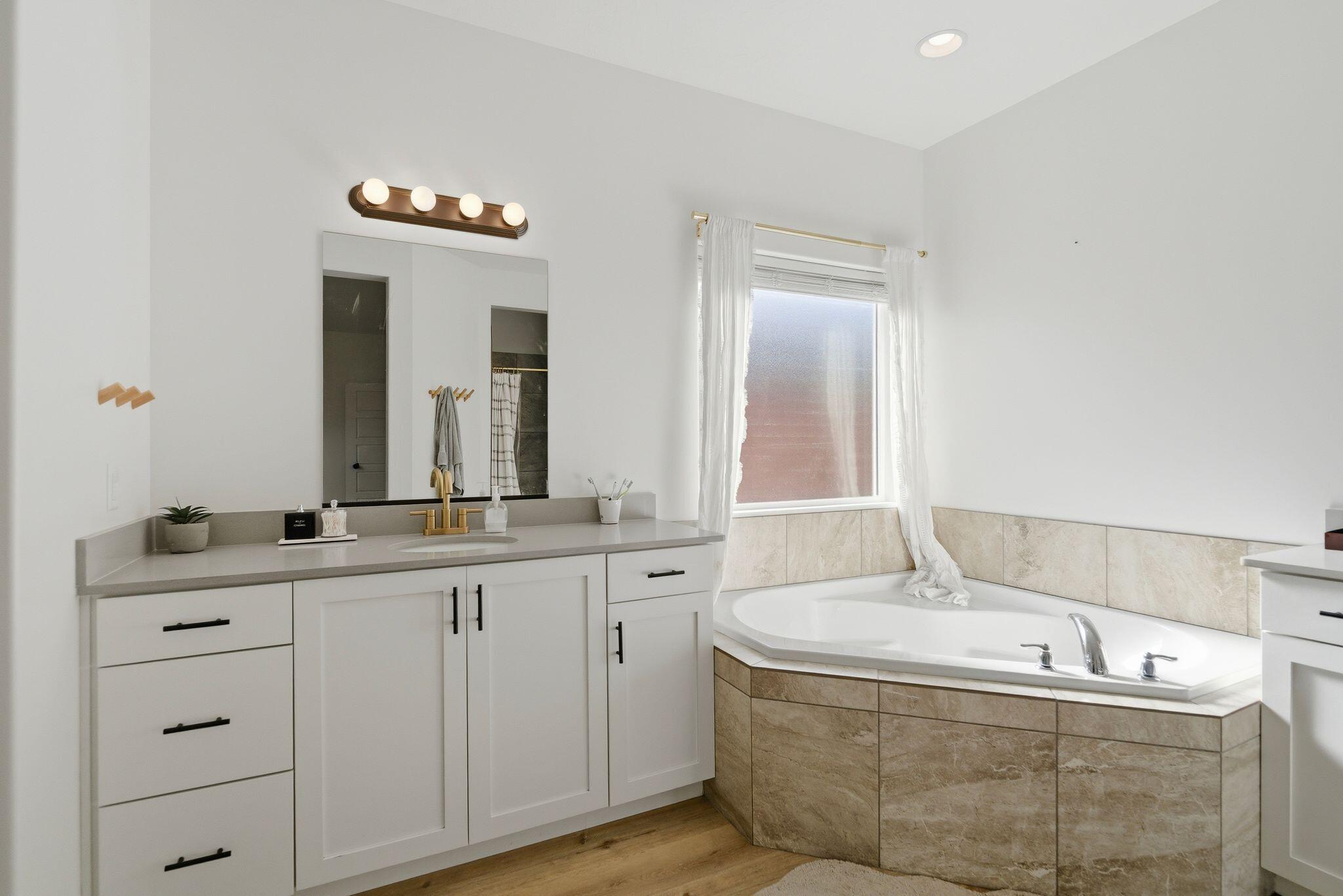 SAGE CANYON - Residential