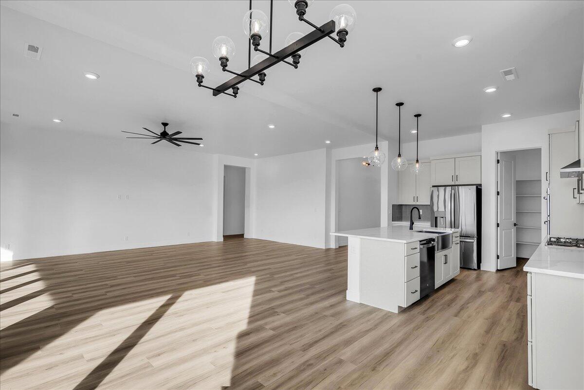 ESTATES AT SAND HOLLOW - Residential