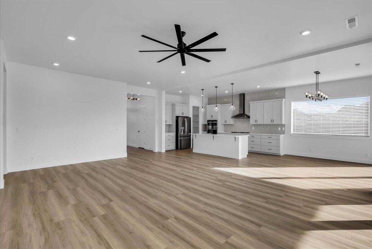 ESTATES AT SAND HOLLOW - Residential