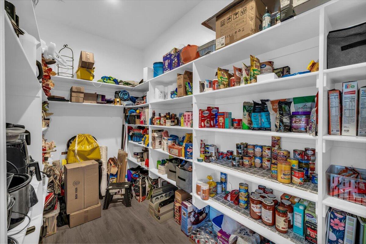 WINDSOR ESTATES - Residential