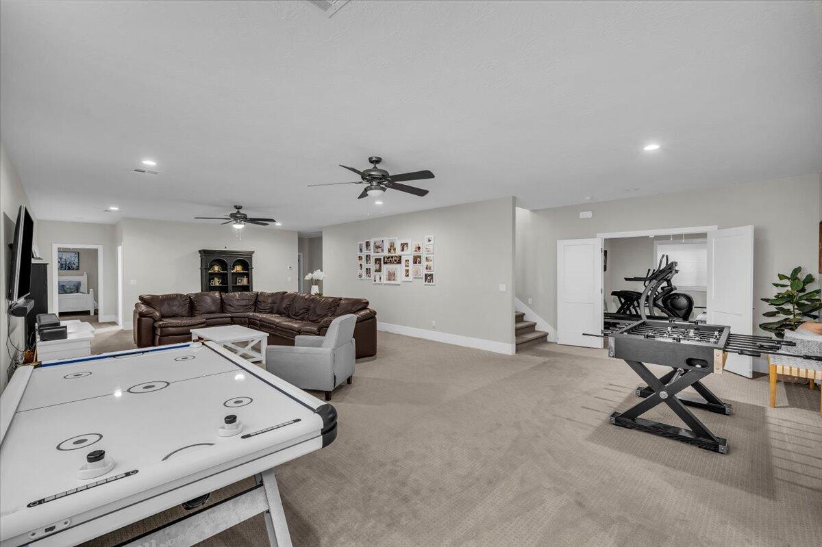 WINDSOR ESTATES - Residential