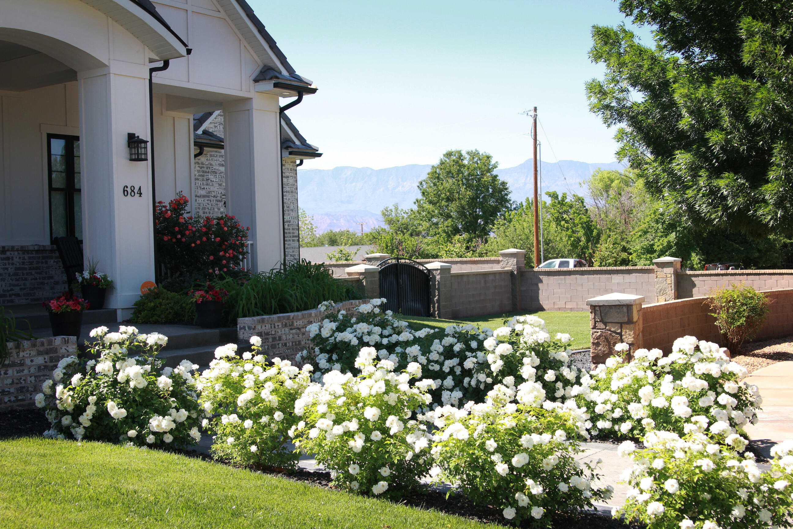 WINDSOR ESTATES - Residential