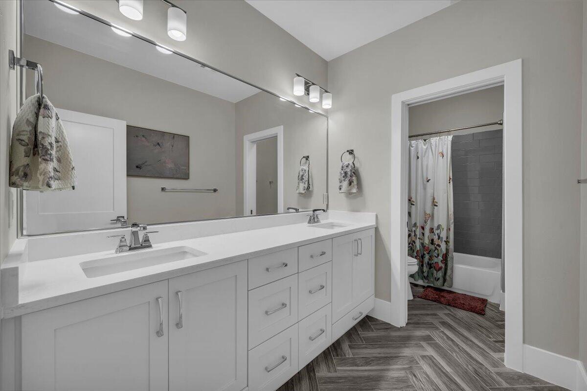 WINDSOR ESTATES - Residential