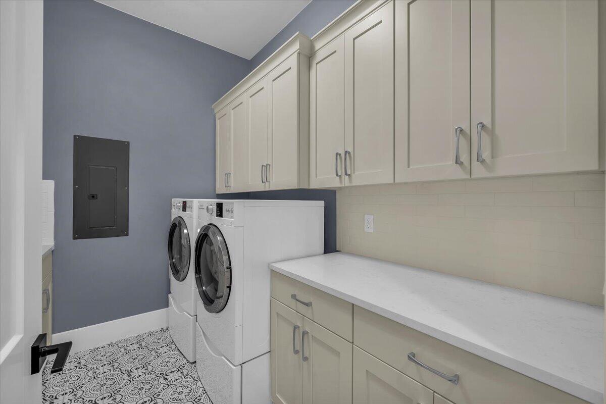 WINDSOR ESTATES - Residential