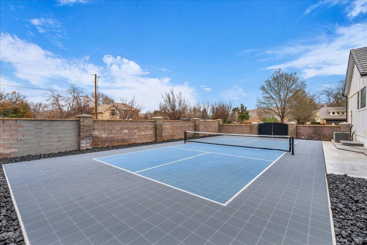 WINDSOR ESTATES - Residential