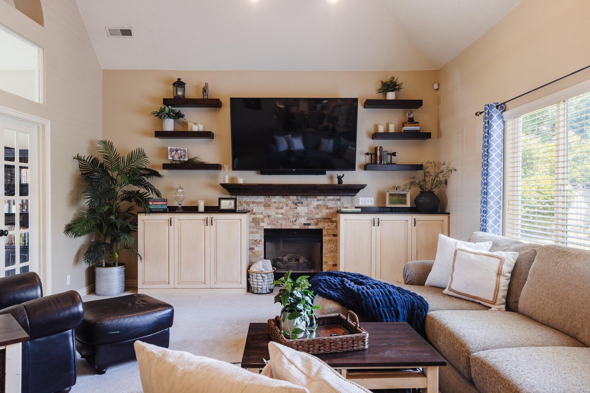 SHADOW MOUNTAIN - Residential