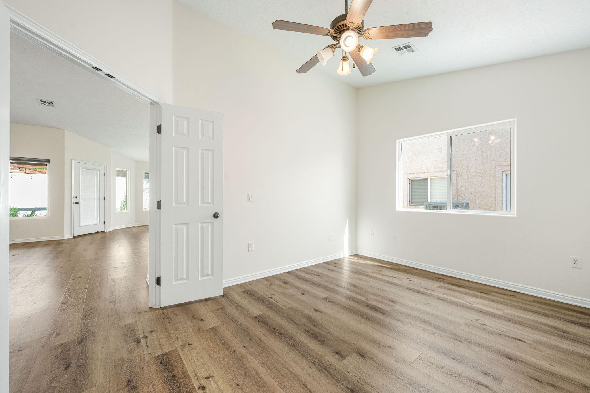 SILVERCREEK TOWNHOMES - Residential