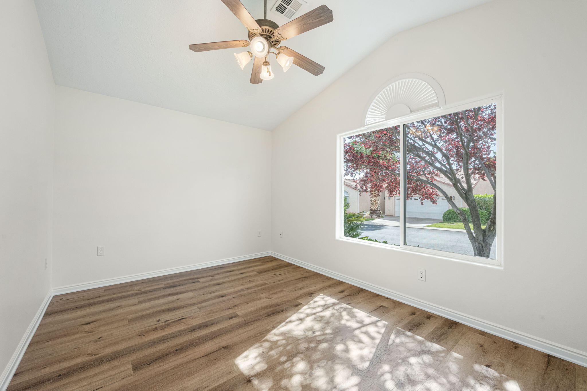 SILVERCREEK TOWNHOMES - Residential