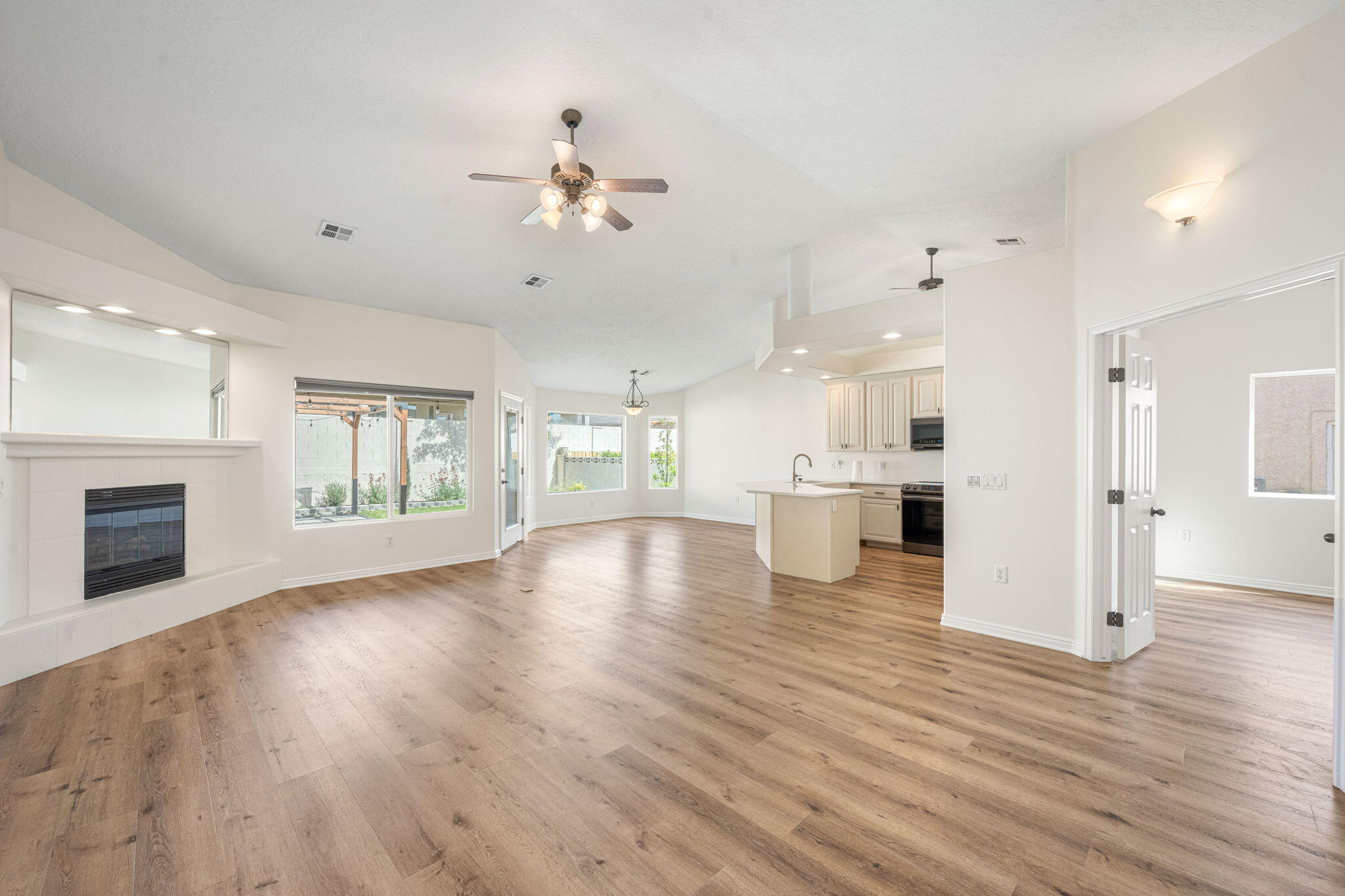 SILVERCREEK TOWNHOMES - Residential