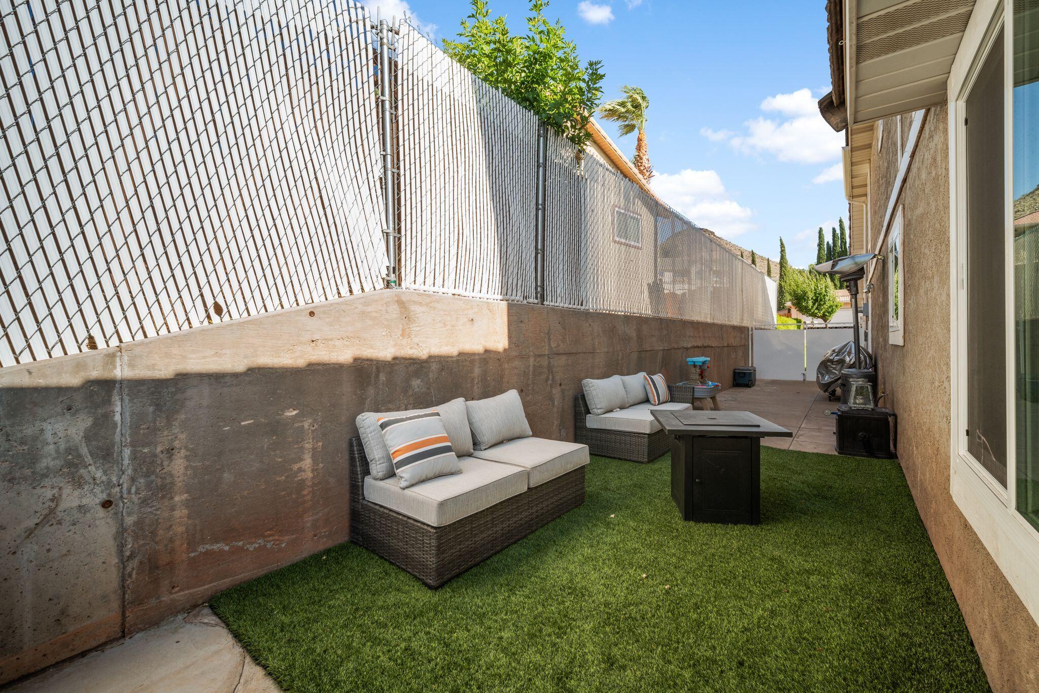 RIDGE WEST - Residential