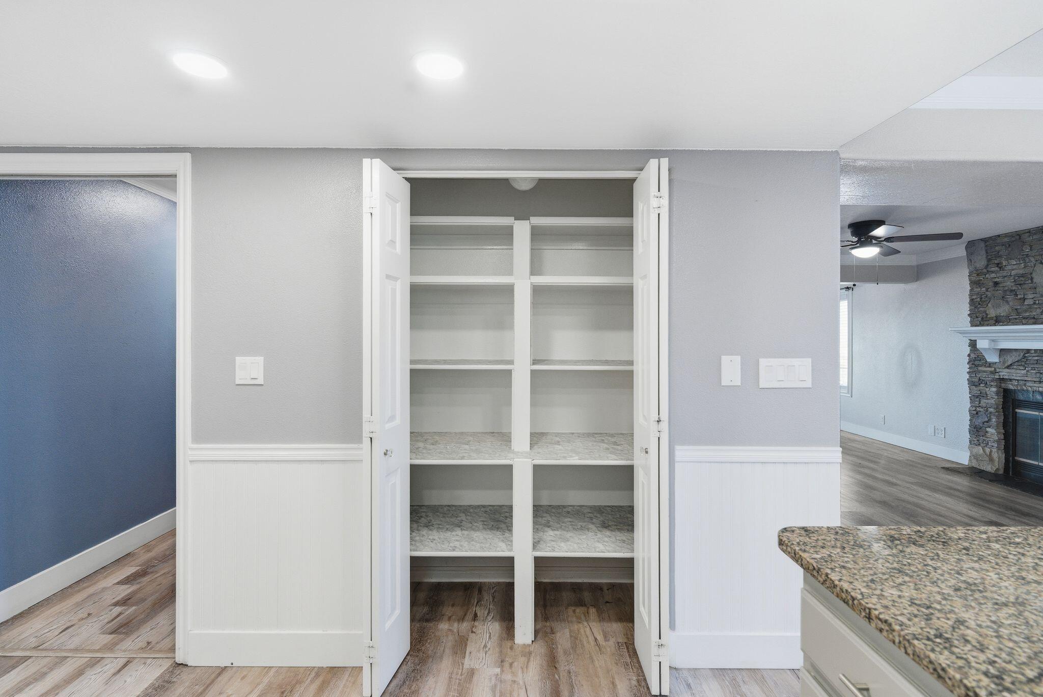 RIDGE WEST - Residential