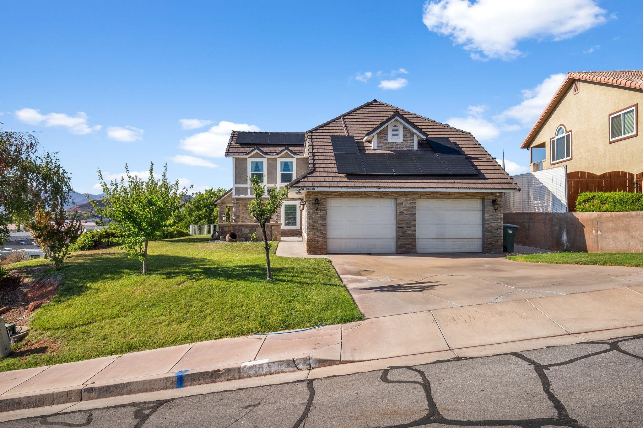 RIDGE WEST - Residential