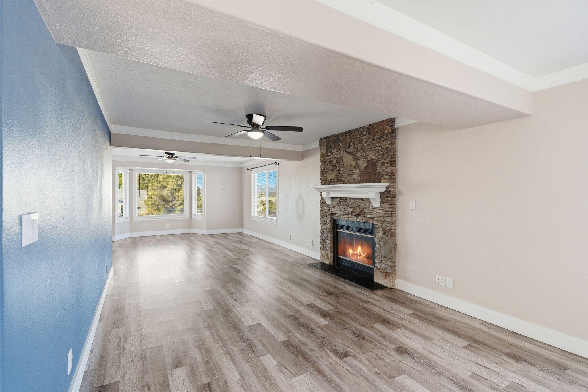 RIDGE WEST - Residential