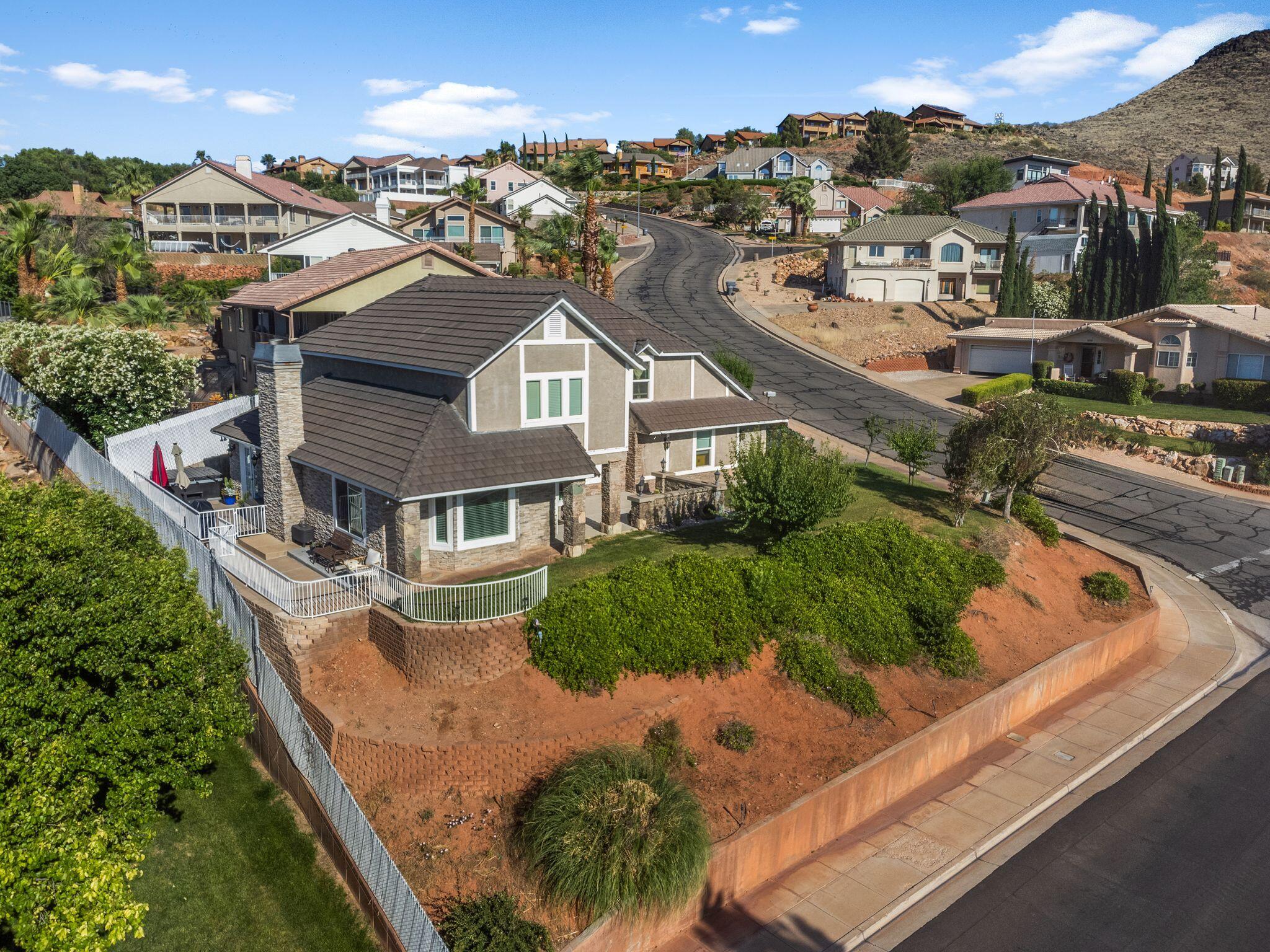 RIDGE WEST - Residential