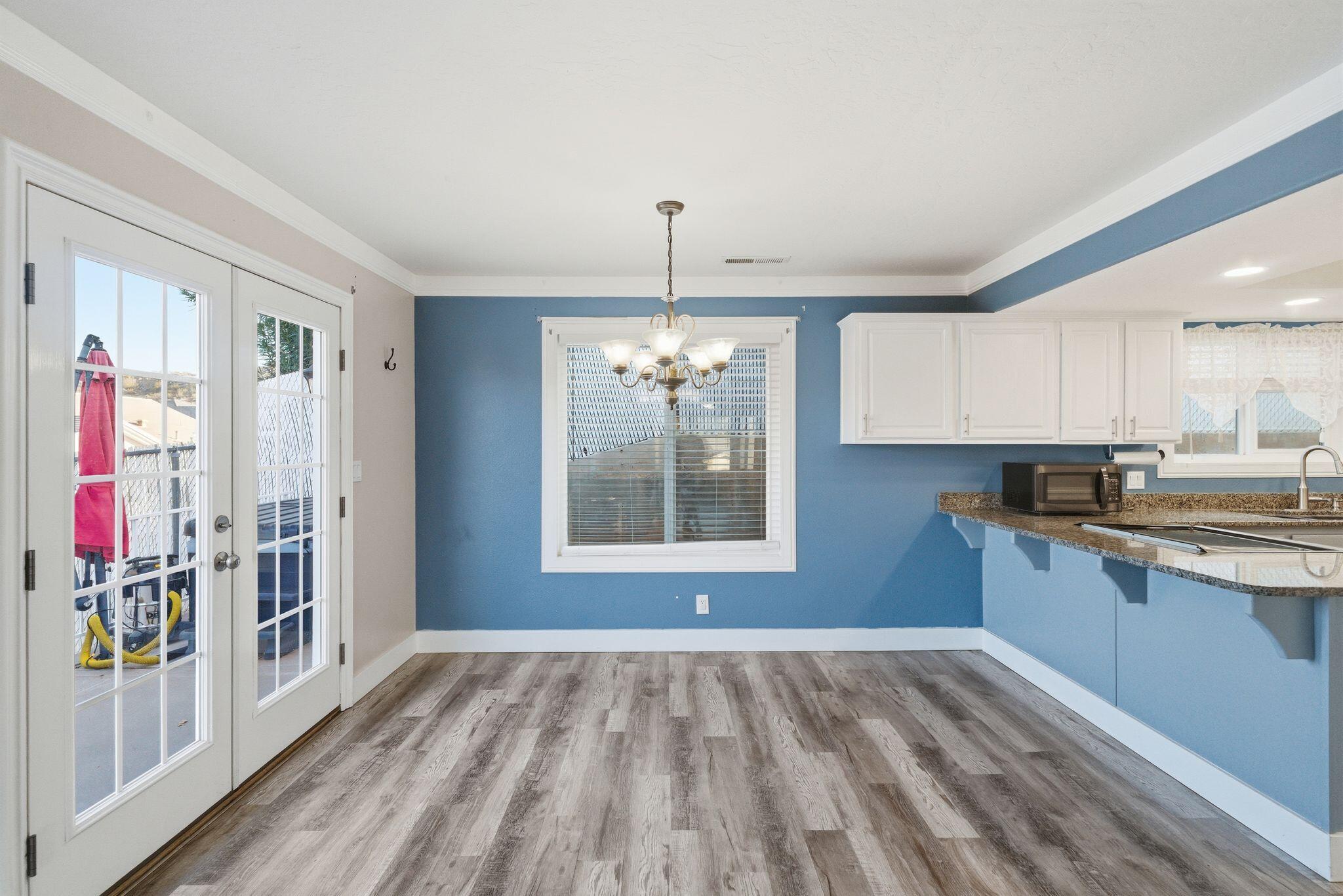 RIDGE WEST - Residential