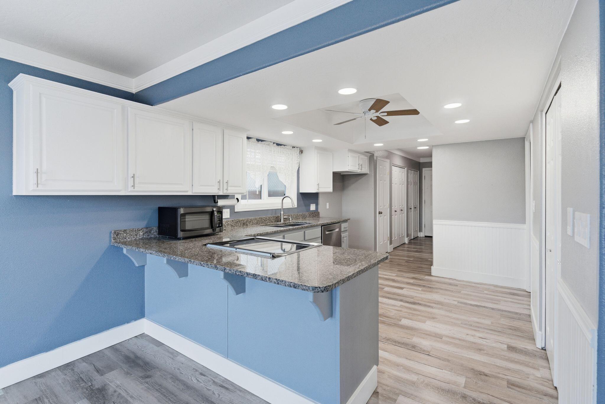 RIDGE WEST - Residential