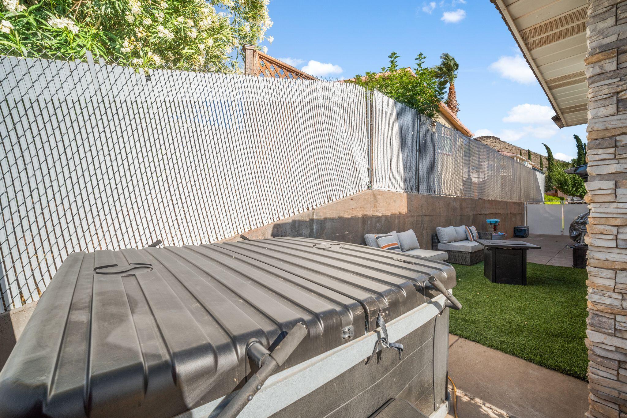 RIDGE WEST - Residential