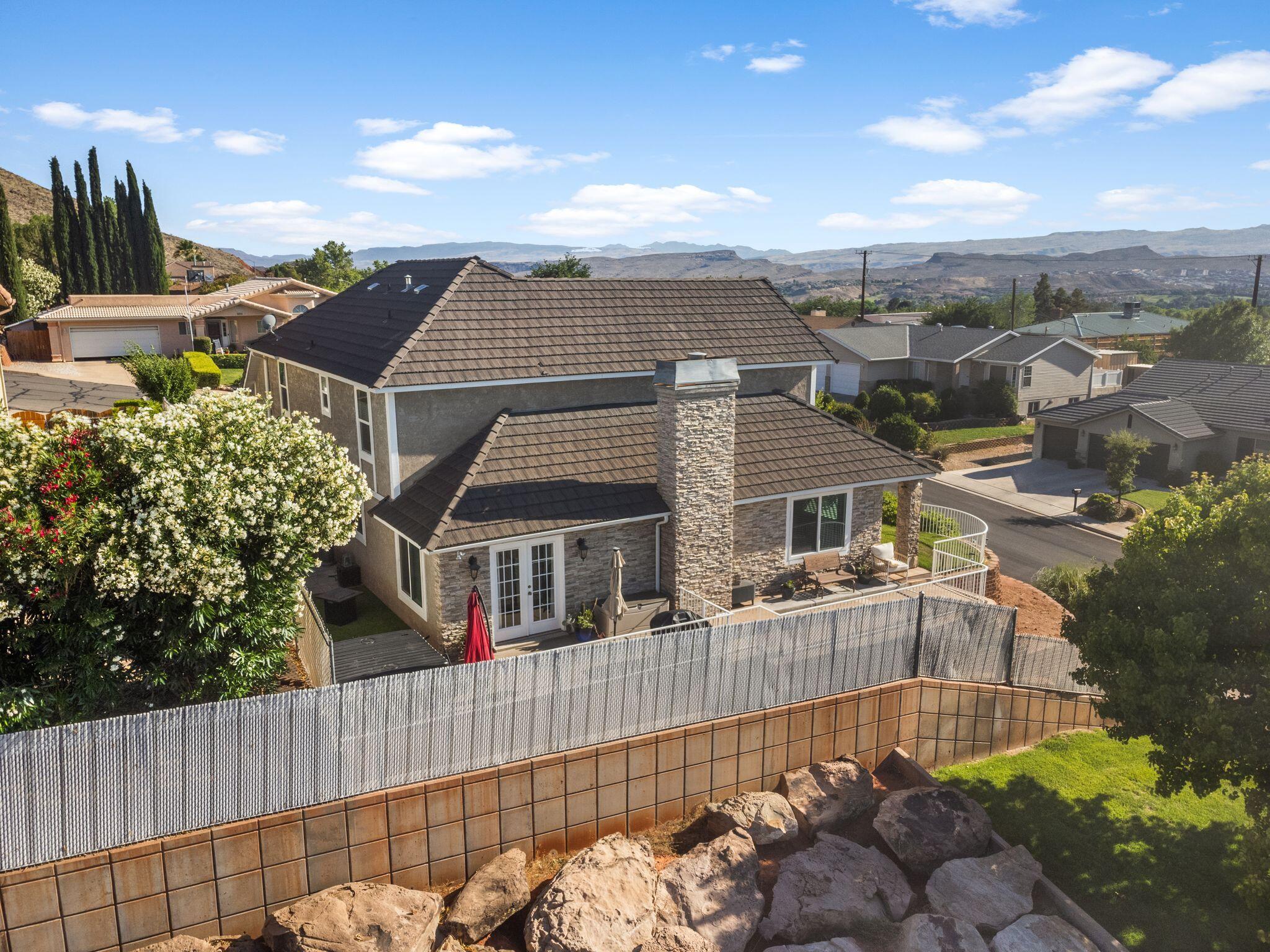 RIDGE WEST - Residential