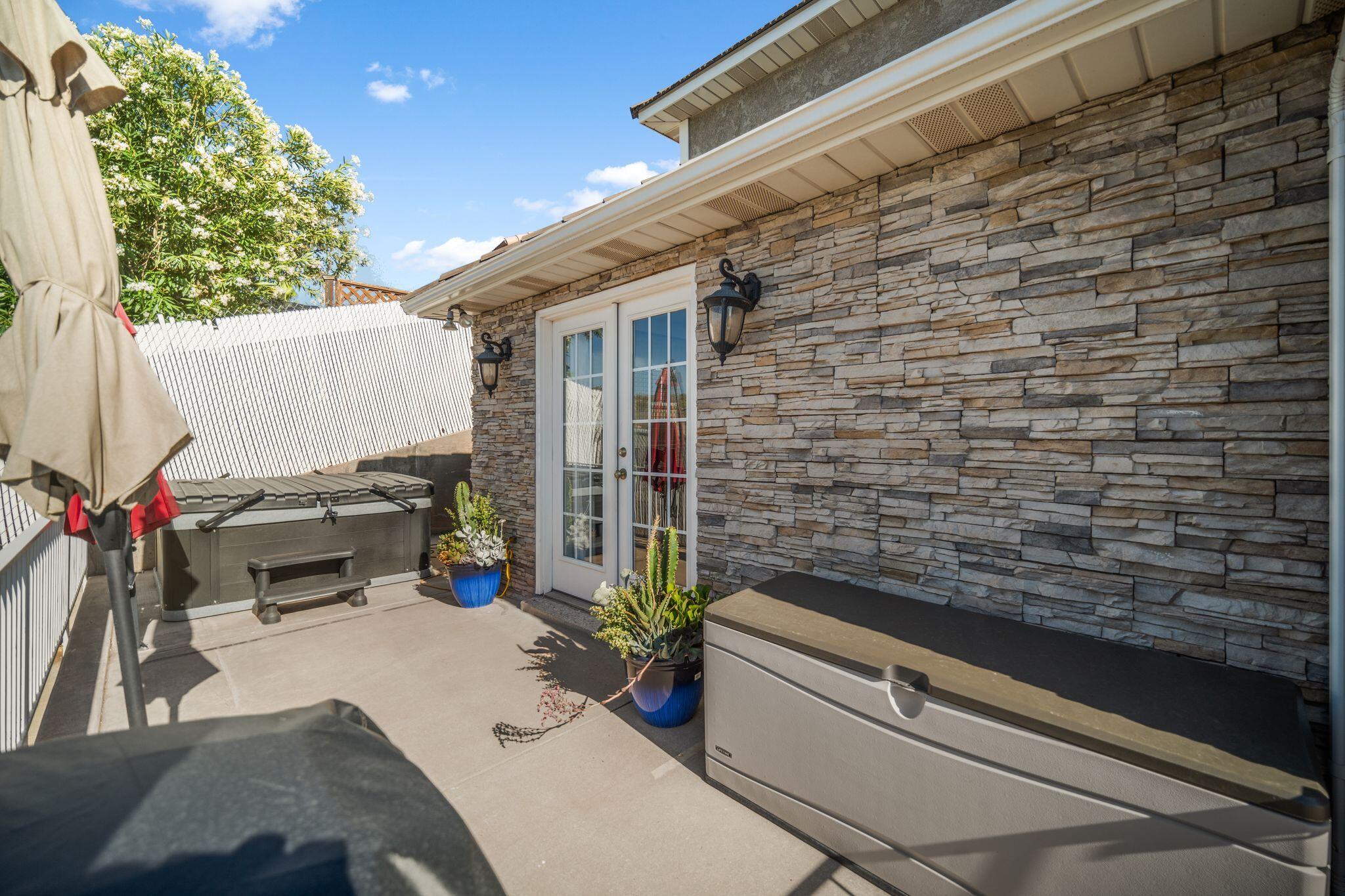 RIDGE WEST - Residential